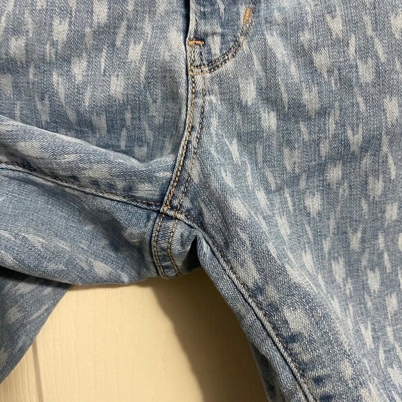 Levi's Women's Light Patterned High Rise Stretch Jean Classic Shorts Size 28 - Picture 7 of 8